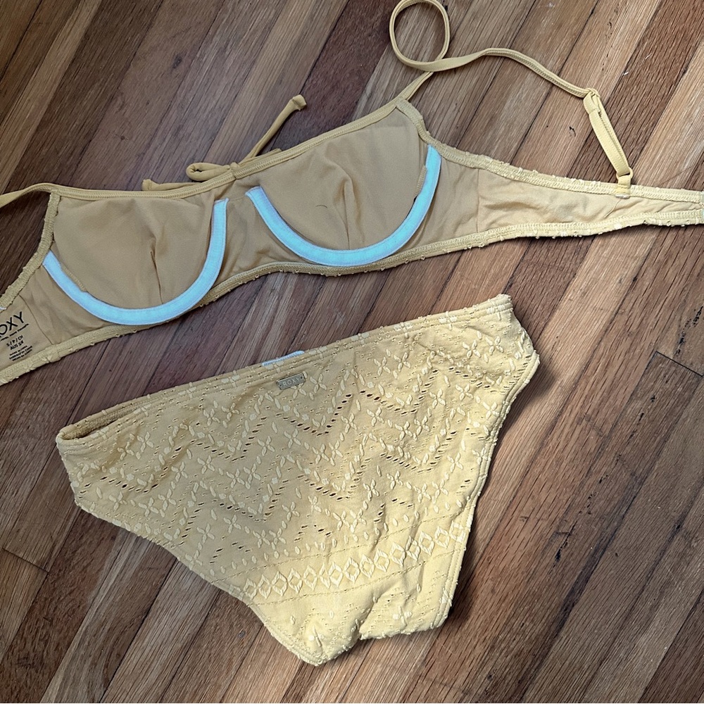 NW/OT ROXY cottage core, buttery soft bikini - Picture 6 of 6